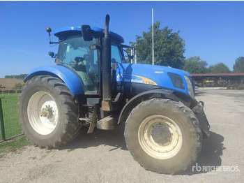 Трактор NEW HOLLAND T7050