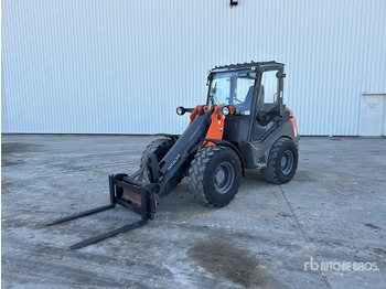 Колёсный погрузчик HITACHI