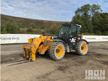 Телескопический погрузчик JCB
