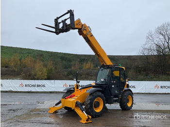 Телескопический погрузчик JCB