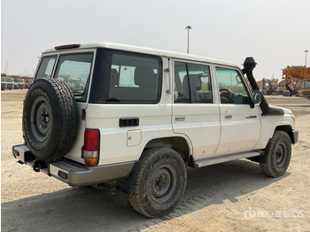 Внедорожник 2011 Toyota Land Cruiser LX 76R 4x4 SUV: фото 4 Внедорожник 2011 Toyota Land Cruiser LX 76R 4x4 SUV: фото 4