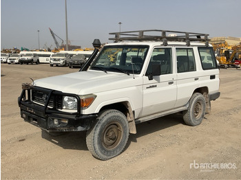 Внедорожник TOYOTA Land Cruiser