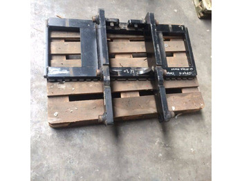 Навесное оборудование CATERPILLAR