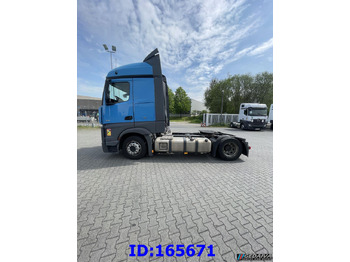 Тягач MERCEDES-BENZ Actros 1842
