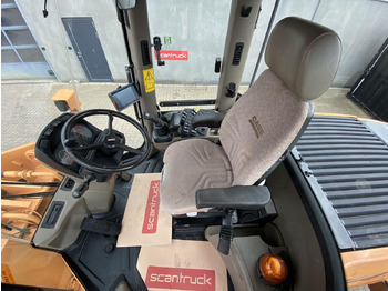 Колёсный погрузчик Case 721F: фото 3