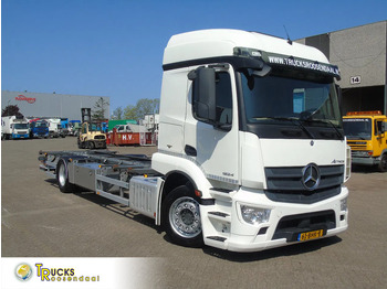 Грузовик-контейнеровоз/ Сменный кузов MERCEDES-BENZ Actros