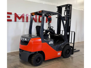 Дизельный погрузчик Toyota 10811 06-8FD25F: фото 3