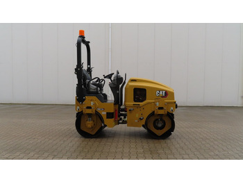 Дорожный каток CATERPILLAR