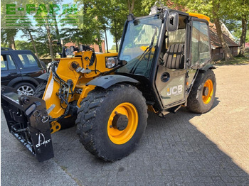 Телескопический погрузчик JCB