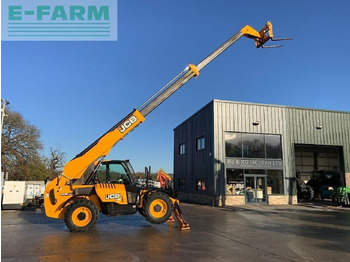 Телескопический погрузчик JCB