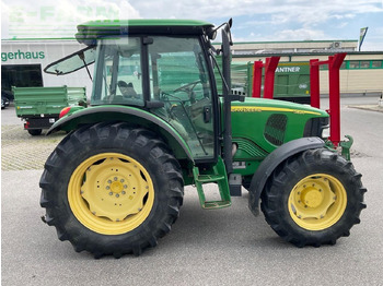 Трактор John Deere 5820: фото 5