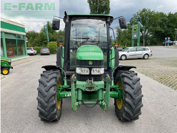 Трактор John Deere 5820: фото 3