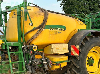 Прицепной опрыскиватель JOHN DEERE