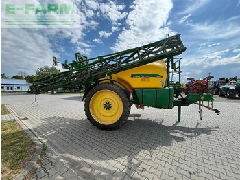 Прицепной опрыскиватель JOHN DEERE