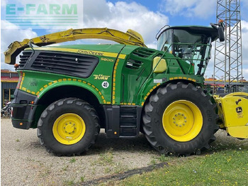 Кормоуборочный комбайн JOHN DEERE