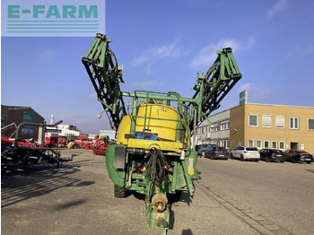 Прицепной опрыскиватель JOHN DEERE
