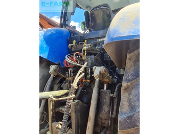 Трактор New Holland T7050: фото 2