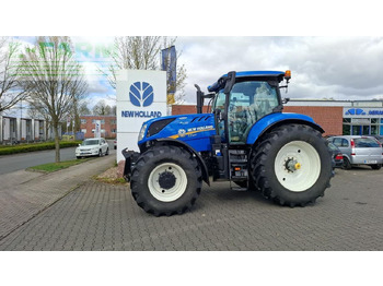 Трактор NEW HOLLAND T7.230