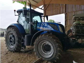 Трактор NEW HOLLAND T7.230