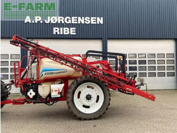 Прицепной опрыскиватель