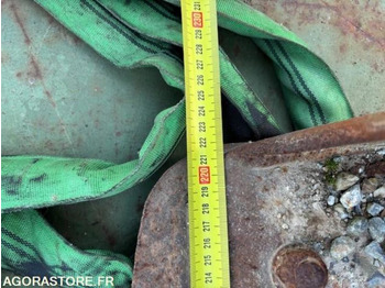 Ковш для погрузчика GODET DE CHARGEUR 2800 LITRES EN ATTACHE TYPE VOLVO: фото 5 Ковш для погрузчика GODET DE CHARGEUR 2800 LITRES EN ATTACHE TYPE VOLVO: фото 5