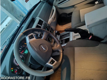 Легковой автомобиль Jeep Cherokee IV 2.8 CRD Jamboree - 2009 - 193 000 KM: фото 3