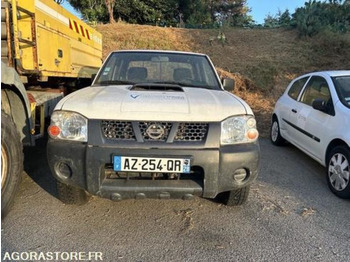 Пикап NISSAN