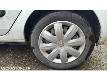 Хэтчбек Renault CLIO: фото 4 Хэтчбек Renault CLIO: фото 4