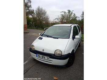 Легковой автомобиль RENAULT