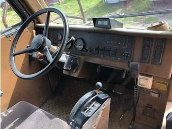 Карьерный самосвал CATERPILLAR