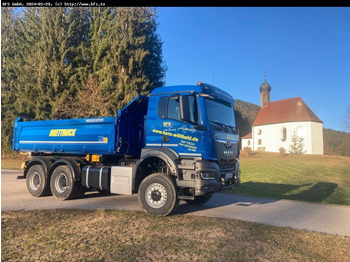 : фото в шапке страницы