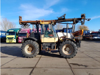 Трактор JCB