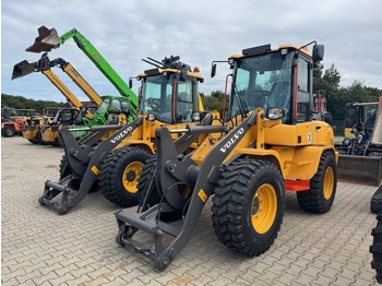 Колёсный погрузчик VOLVO L30