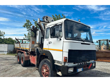 Грузовик бортовой/ Платформа IVECO