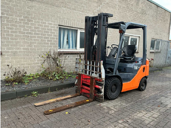 Вилочный погрузчик TOYOTA