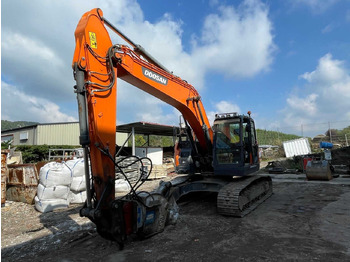 Гусеничный экскаватор DOOSAN DX235LCR