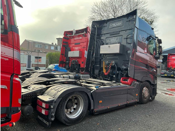 Грузовик 2017 RENAULT T480 COMFORT THD001 HIGH EDITION TRACTOR RENAULT T480 COMFORT: фото 3 Грузовик 2017 RENAULT T480 COMFORT THD001 HIGH EDITION TRACTOR RENAULT T480 COMFORT: фото 3
