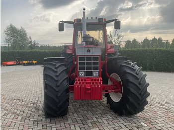 Трактор International 1455 XL: фото 2