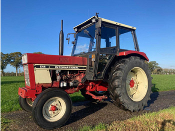 Трактор INTERNATIONAL