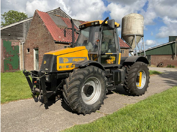 Трактор JCB