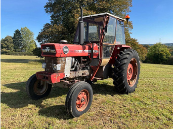 Трактор MASSEY FERGUSON 1000 series