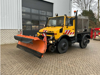 Грузовик UNIMOG U1400