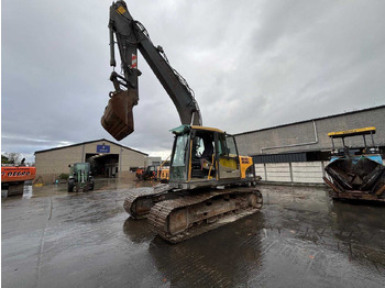: фото в шапке страницы