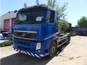Грузовик-контейнеровоз/ Сменный кузов VOLVO FM