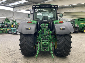 Трактор John Deere 6215R: фото 5