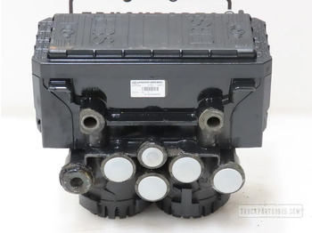 : фото в шапке страницы