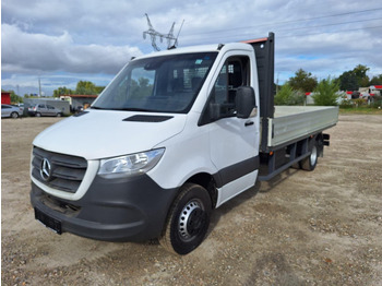 Малотоннажный самосвал MERCEDES-BENZ