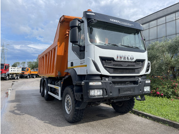 Самосвал IVECO Trakker