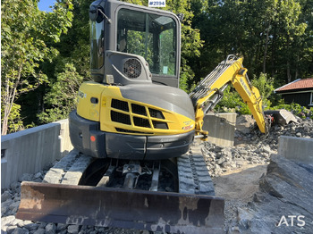 Гусеничный экскаватор New Holland E55B: фото 2 Гусеничный экскаватор New Holland E55B: фото 2