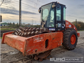 Каток CATERPILLAR